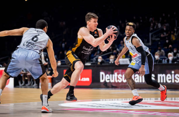 攻和防守策 攻和防守策